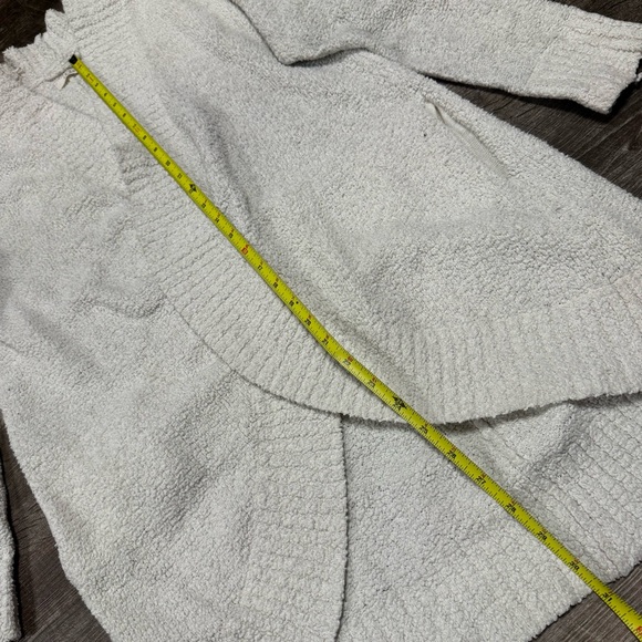 UGG White Open Front Cardigan Size Medium - Picture 4 of 7
